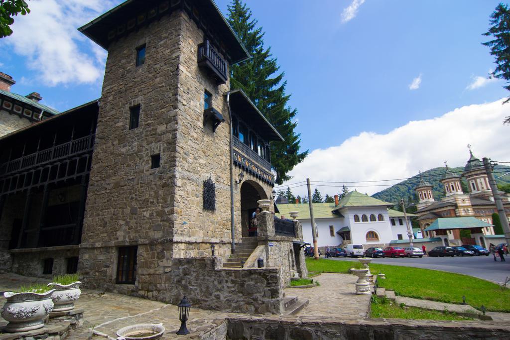 Casa Cu Farfurii Hotell Sinaia Eksteriør bilde